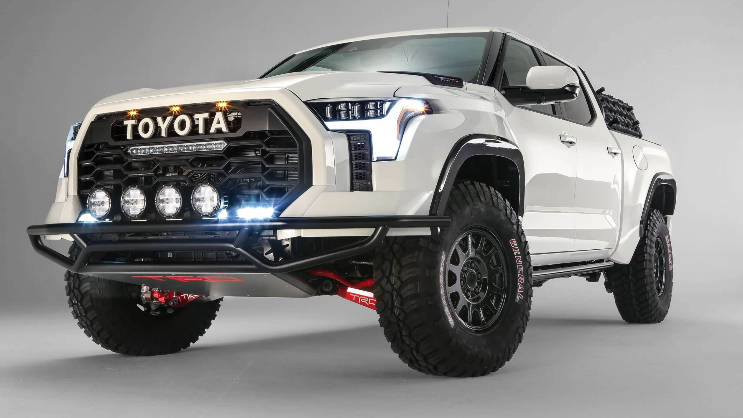 Toyota Tacoma 2021 - front