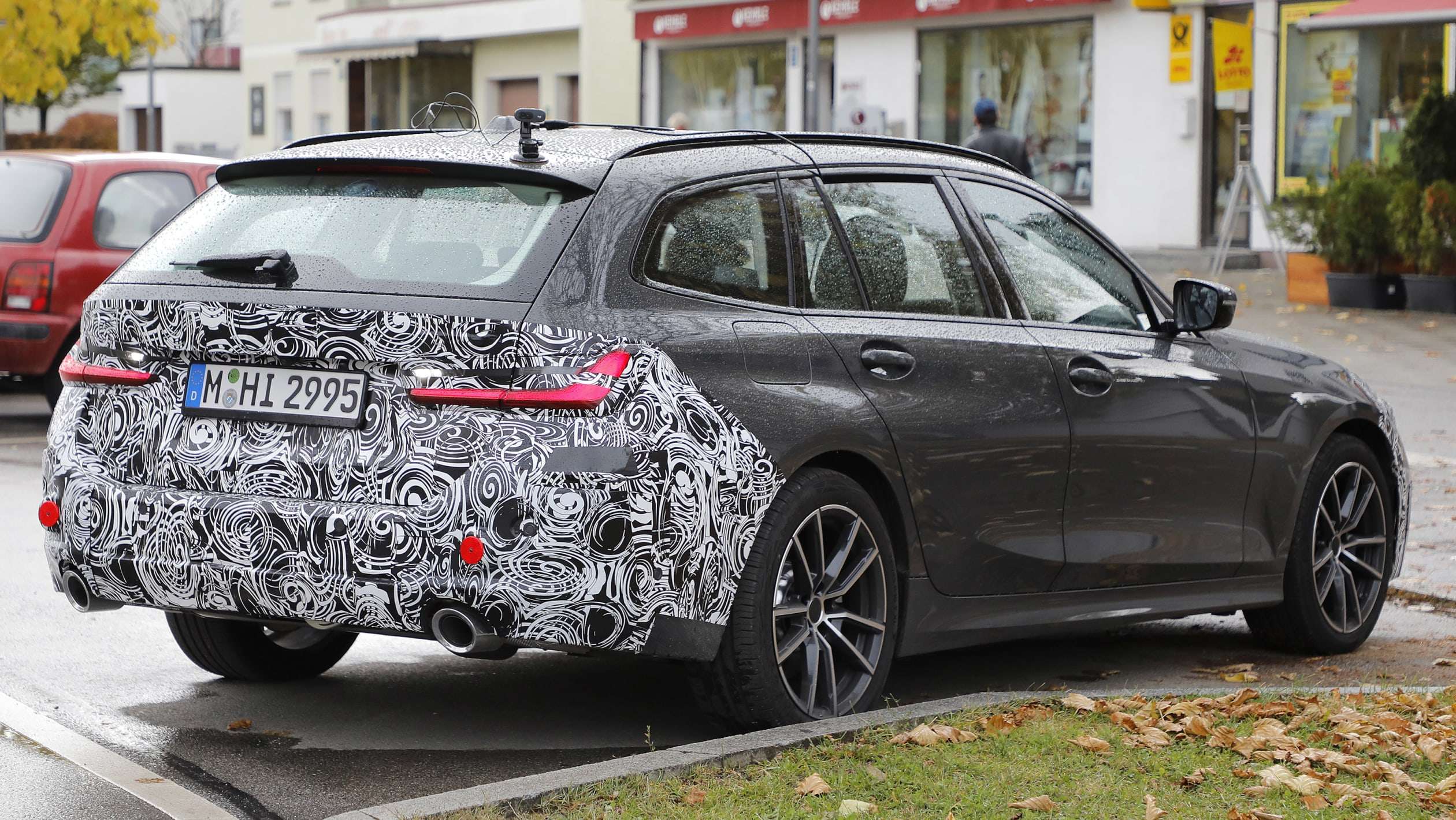 BMW 3 Series Touring - spyshot 6