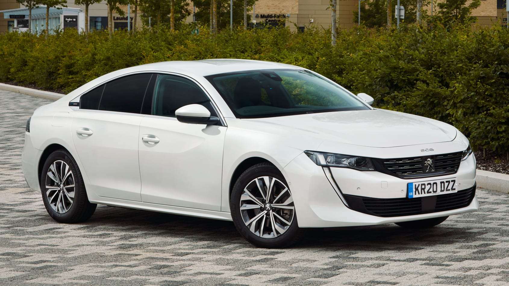 Peugeot 508 - front white