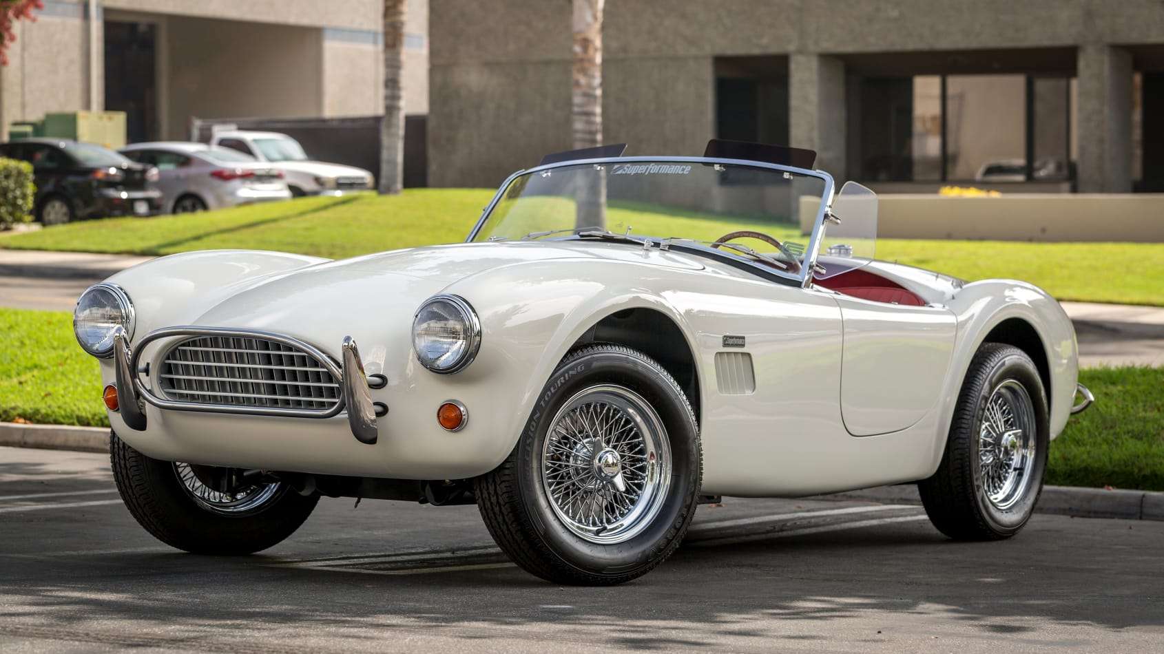 Superformance Cobra slab-side