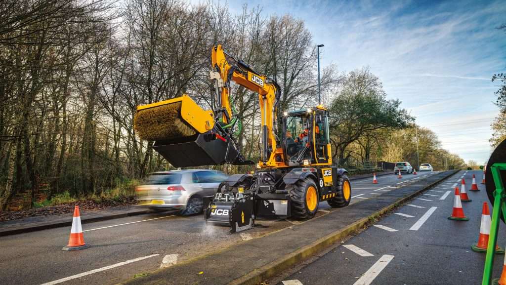 JCB PotholePro устраняет выбоины трехлетней давности за четыре месяца