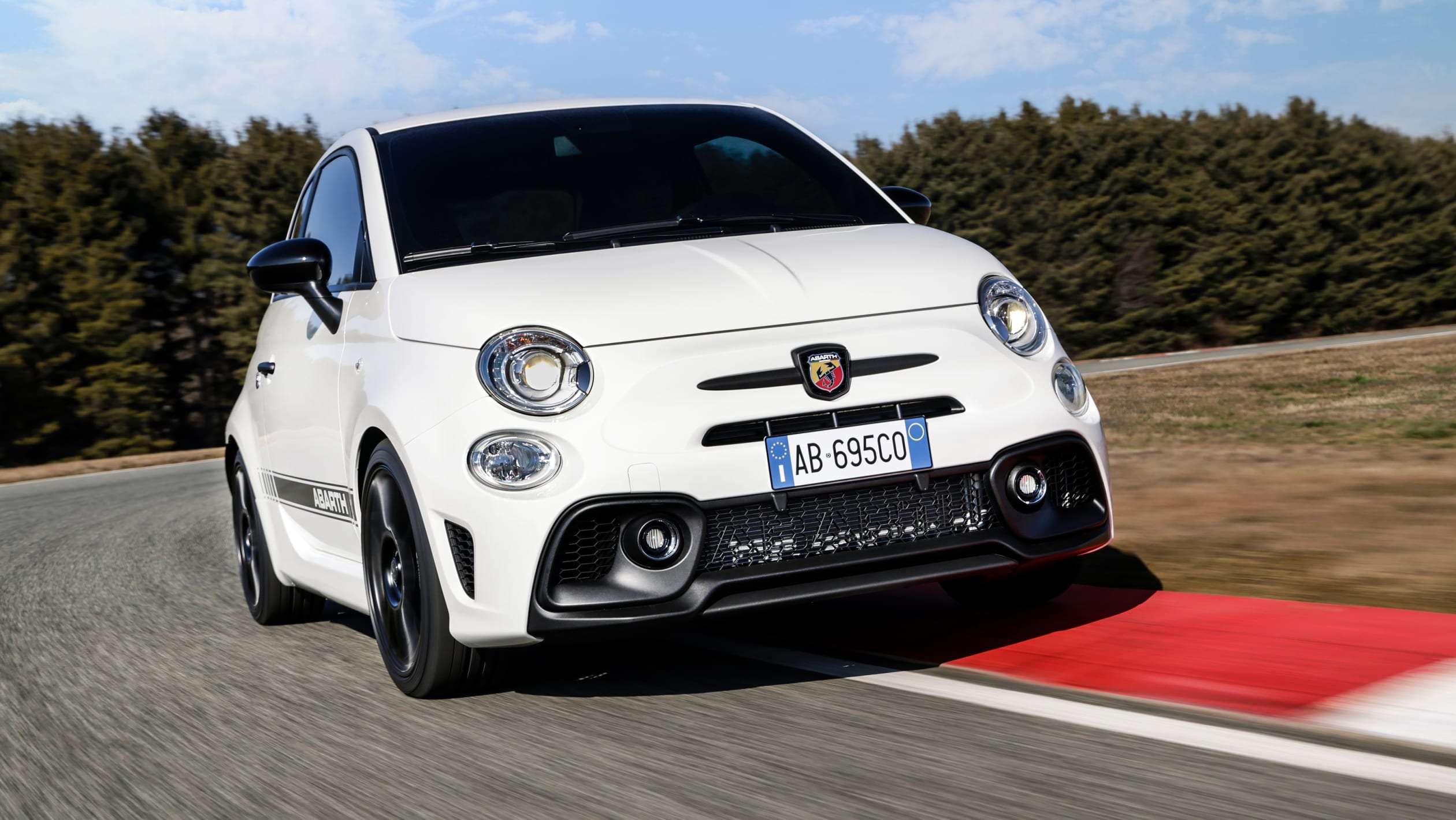 2022 Abarth 595 - cornering