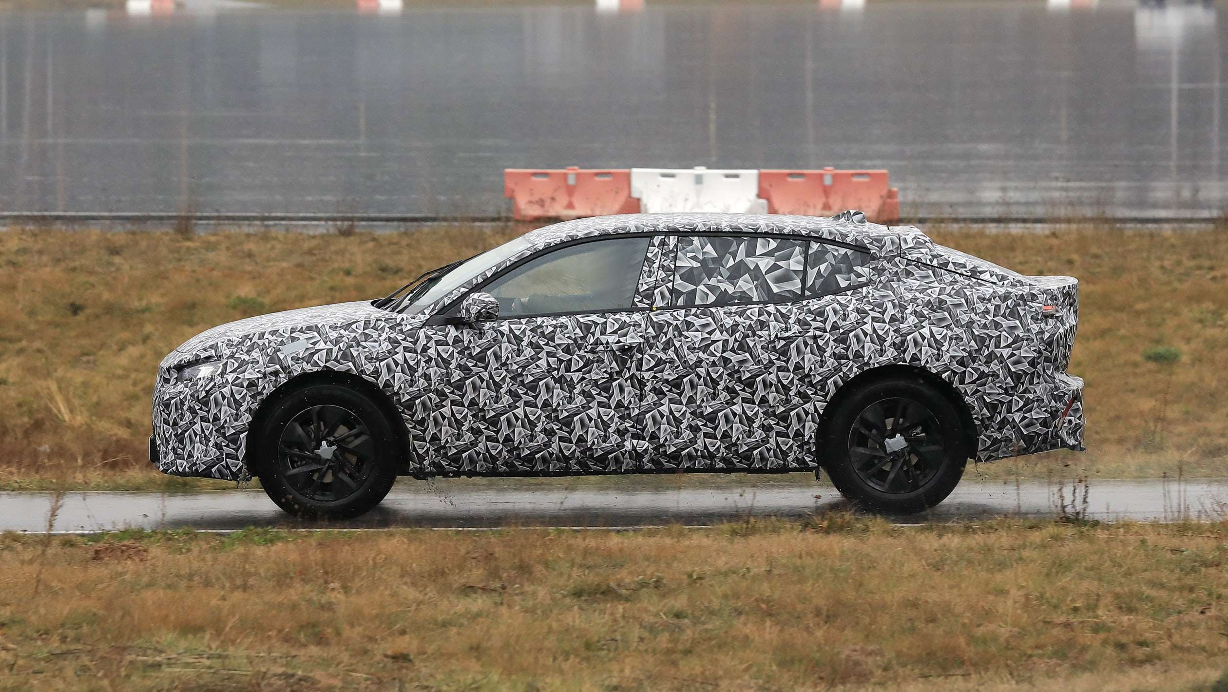 Peugeot 4008 spy shot 2