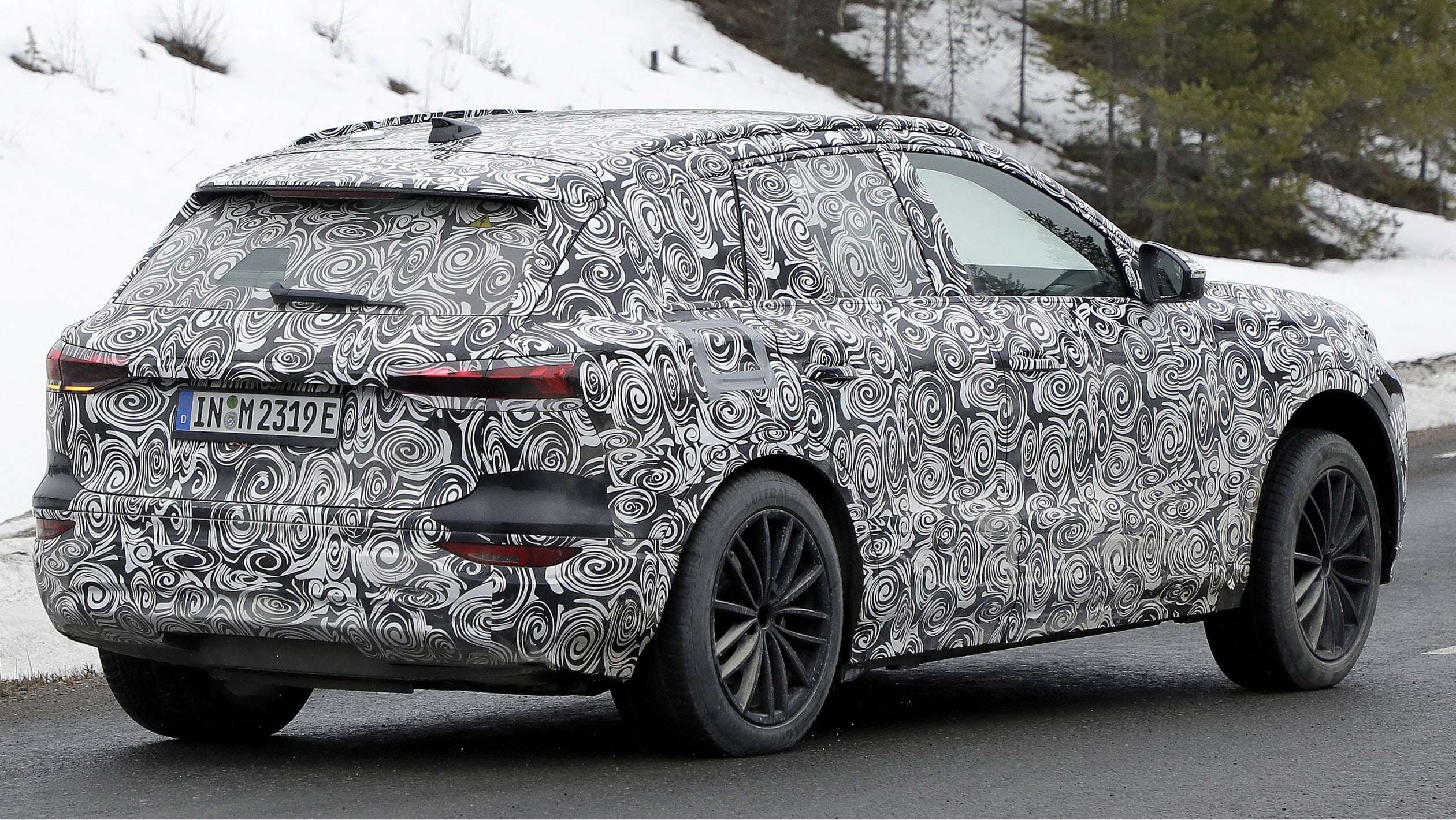 Audi Q6 e-tron - camouflaged rear tracking