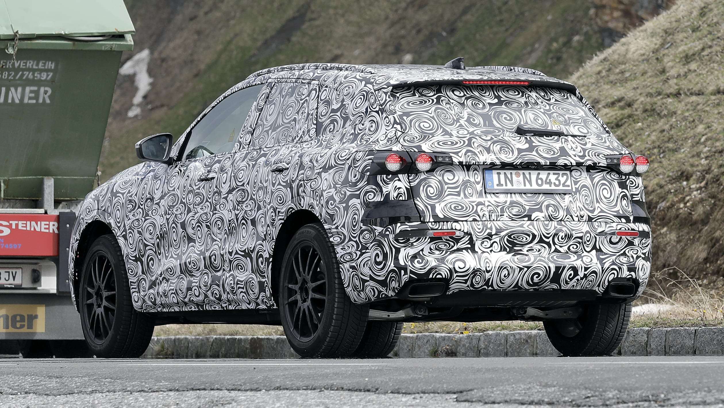 Audi Q5 - front spy shot rear