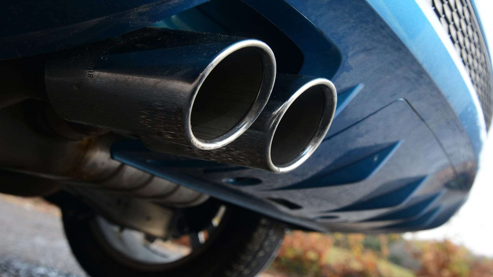 Audi Q3 - exhaust