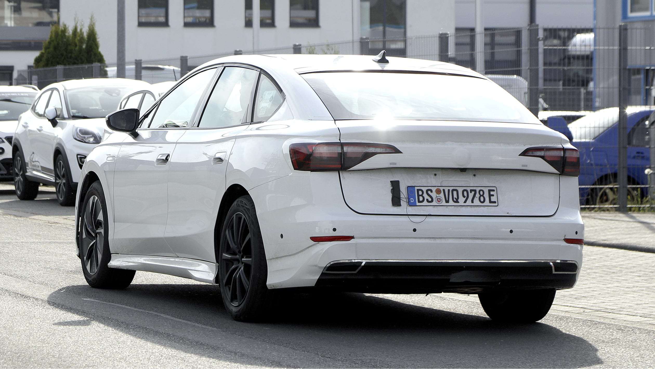 Volkswagen Aero B - rear/side