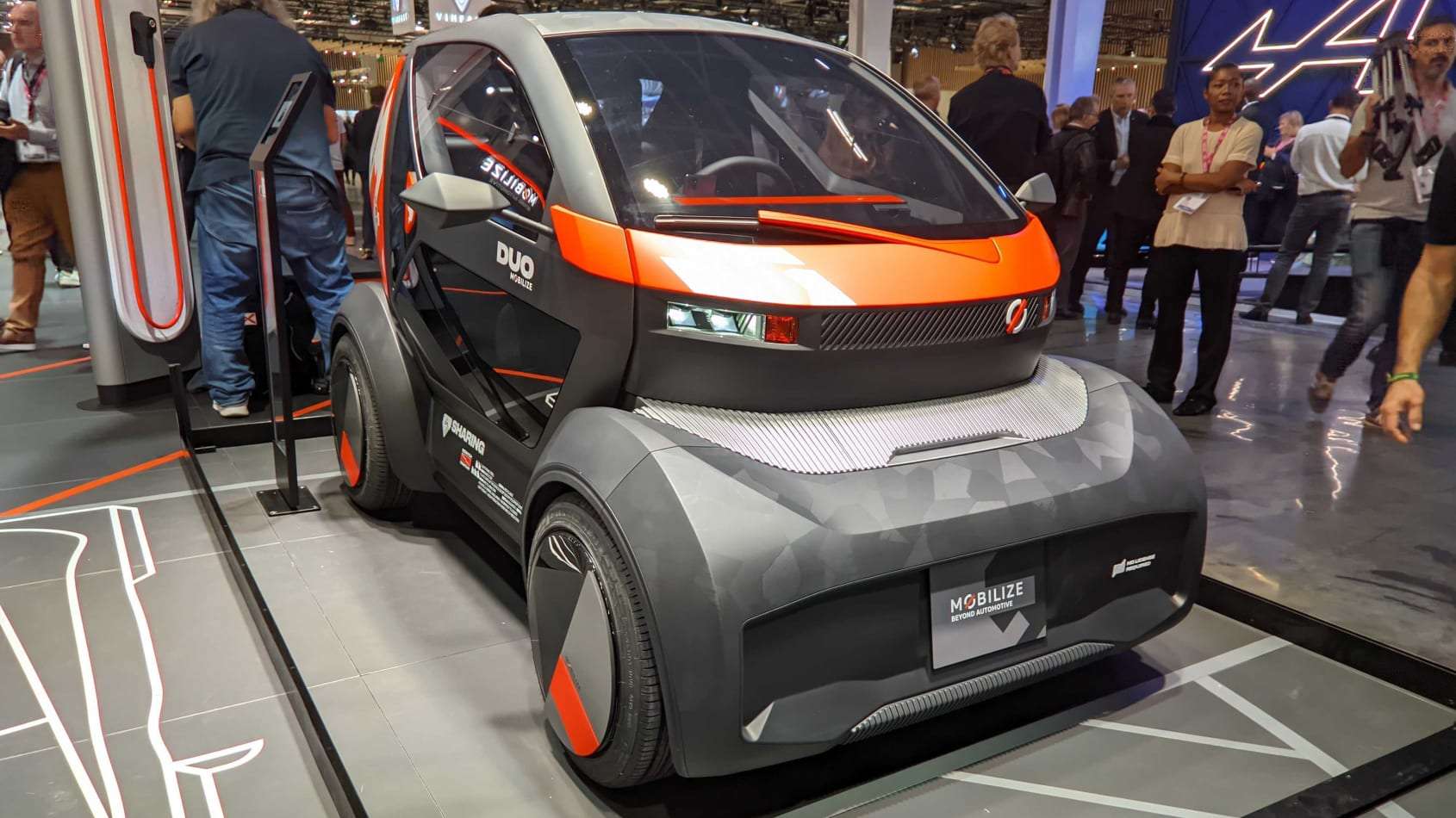 Mobilize Duo - Paris Motor Show