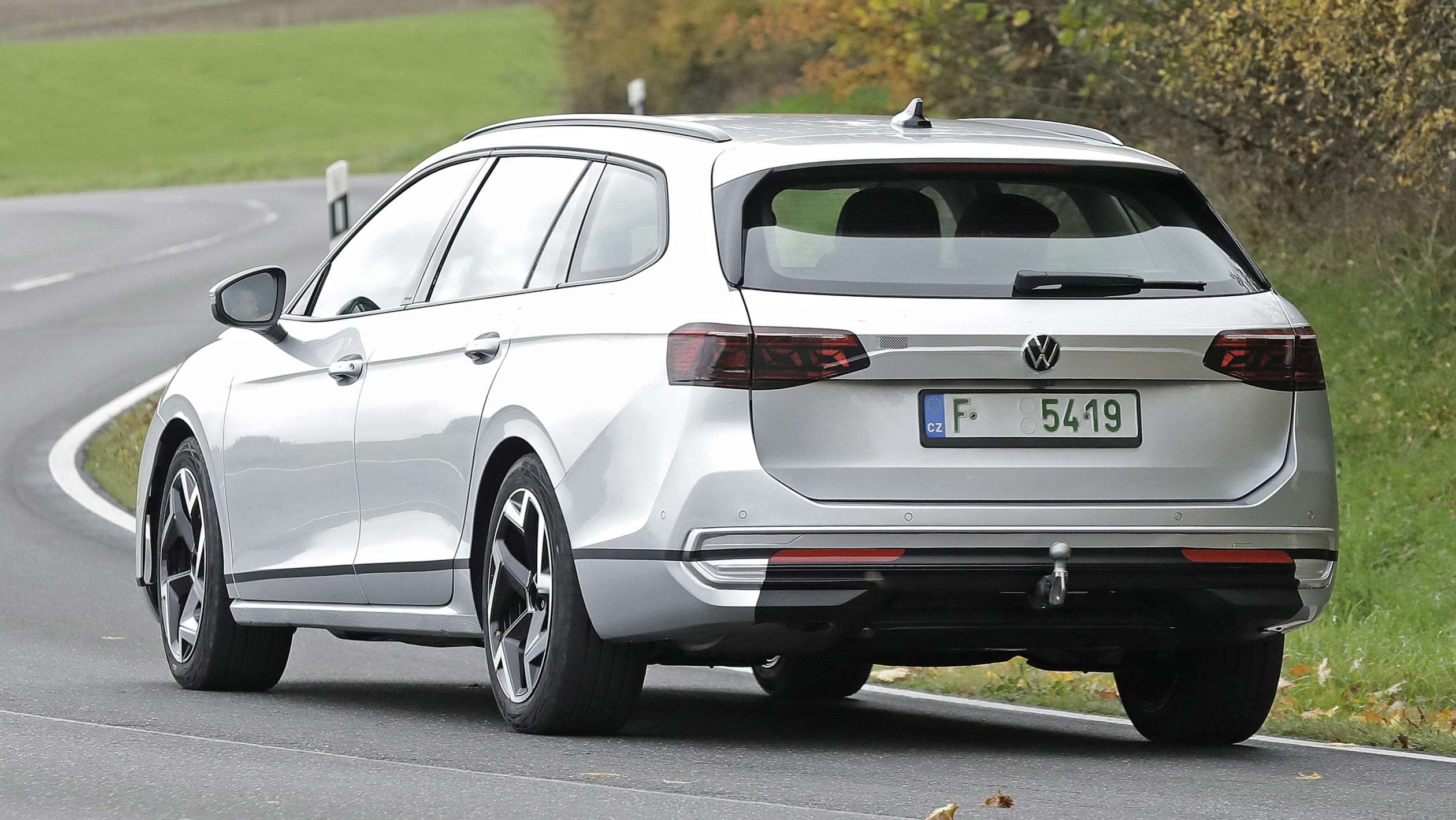 Volkswagen Passat spyshot 5