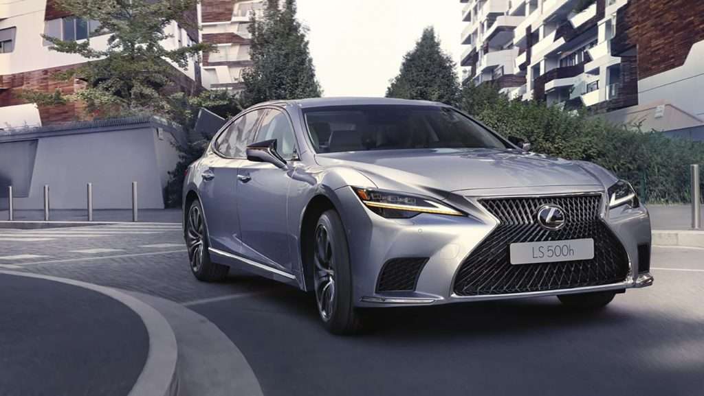 Lexus LS получает технологическое обновление на 2023 год