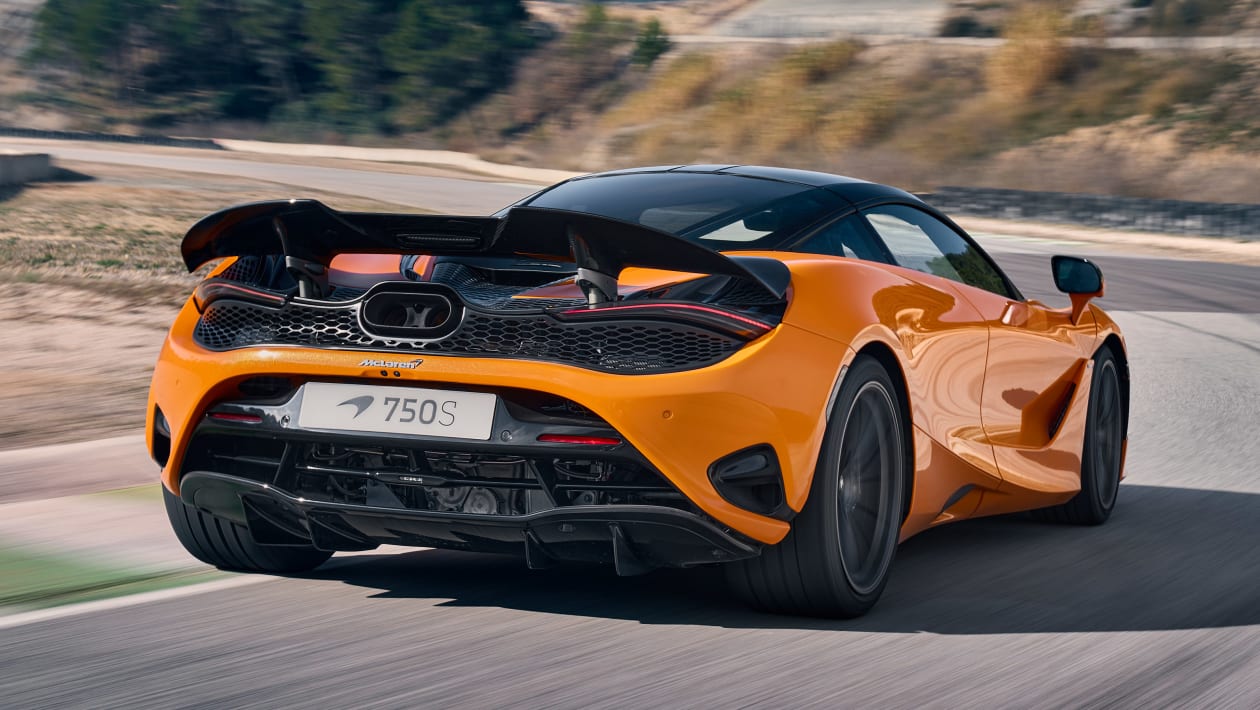 McLaren 750S — сзади