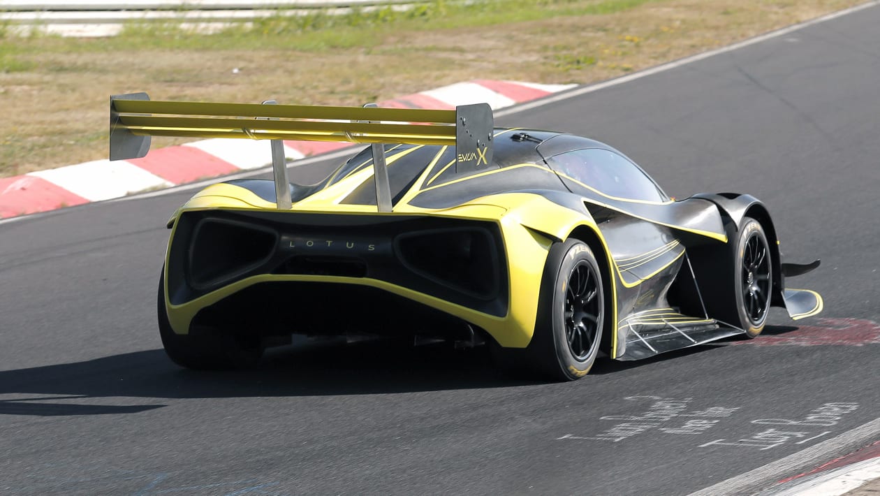 Lotus Evija X на Нюрбургринге — задний поворот