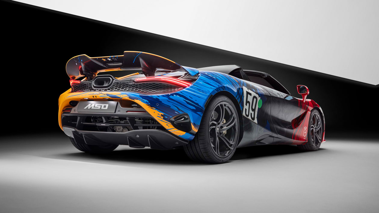 McLaren 750S «Triple Crown» — статика сзади на 3/4