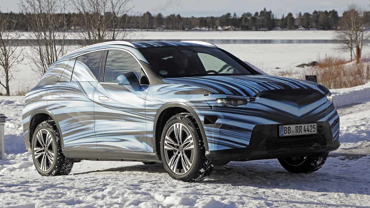 Новый Mercedes GLC Electric - передний 3/4