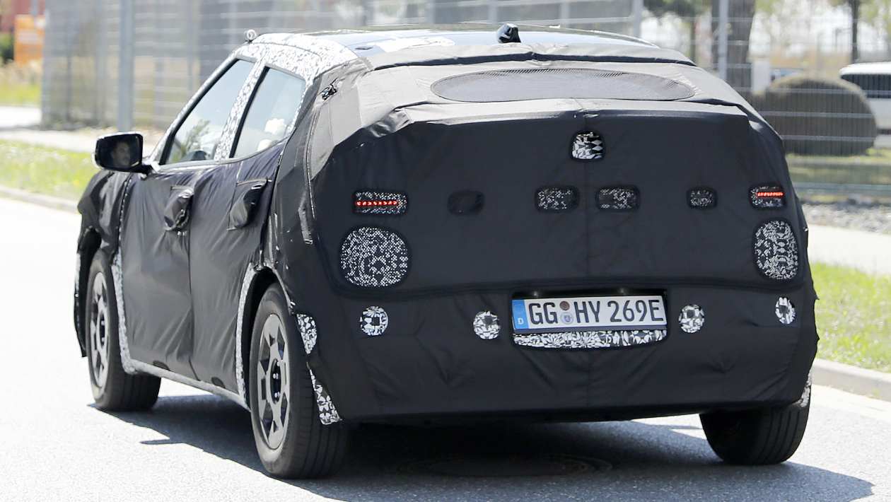 Hyundai Ioniq 2 - задняя 3/4