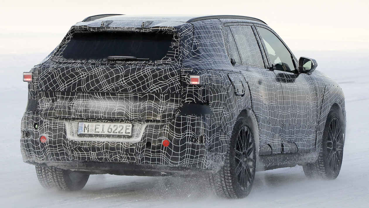 BMW X5 - задняя 3/4 в холодную погоду