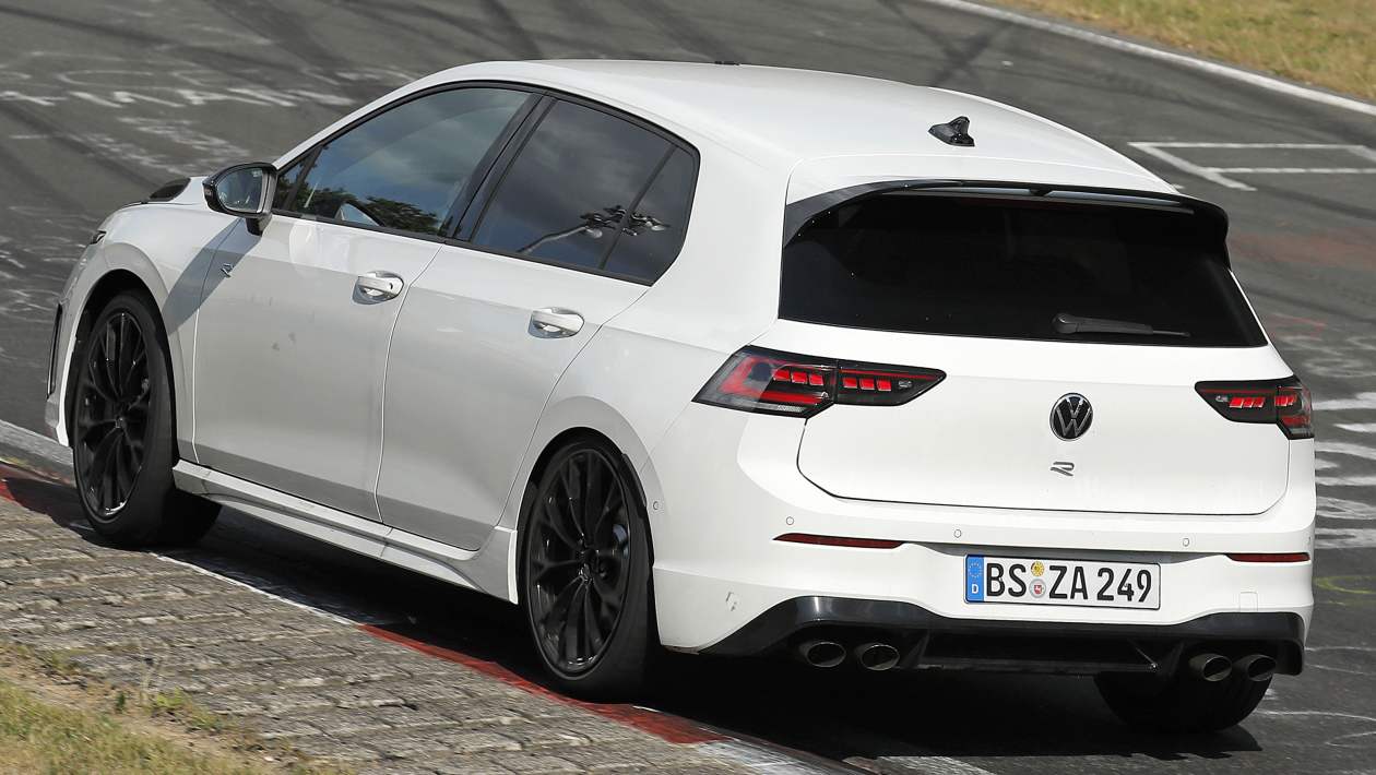 Шпионский снимок VW Golf R - задний 3/4