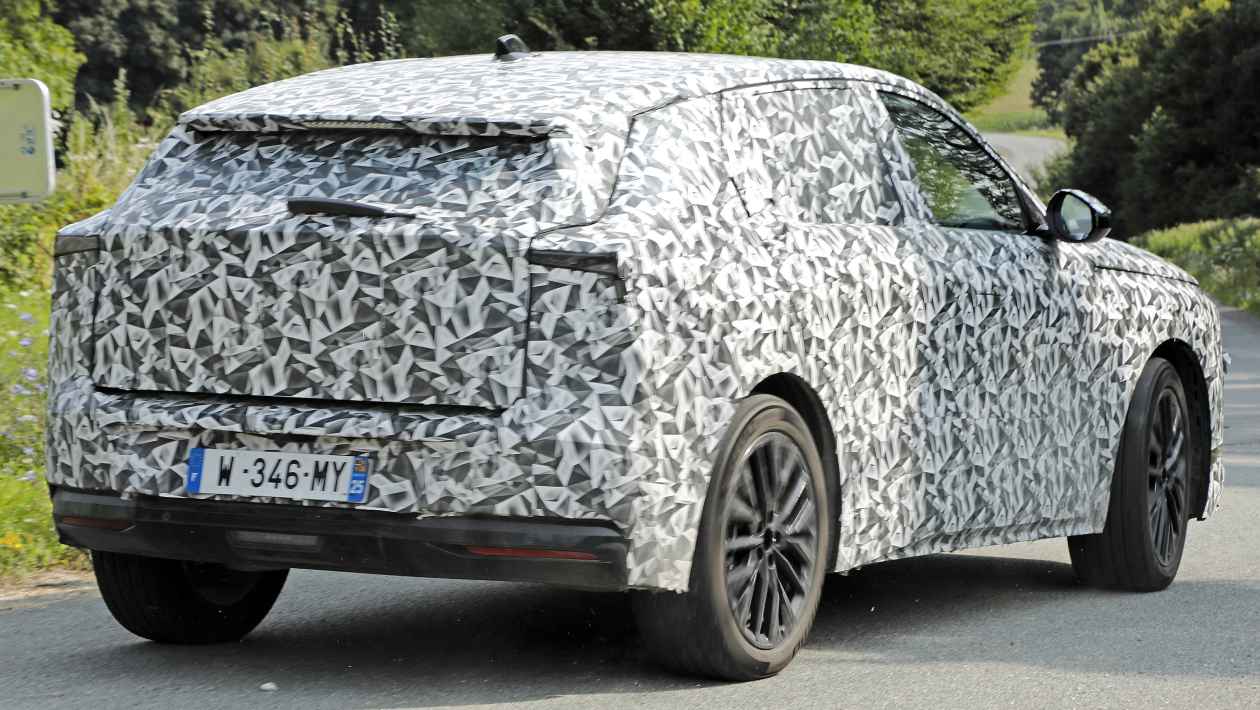 DS Automobiles No7 - задняя 3/4