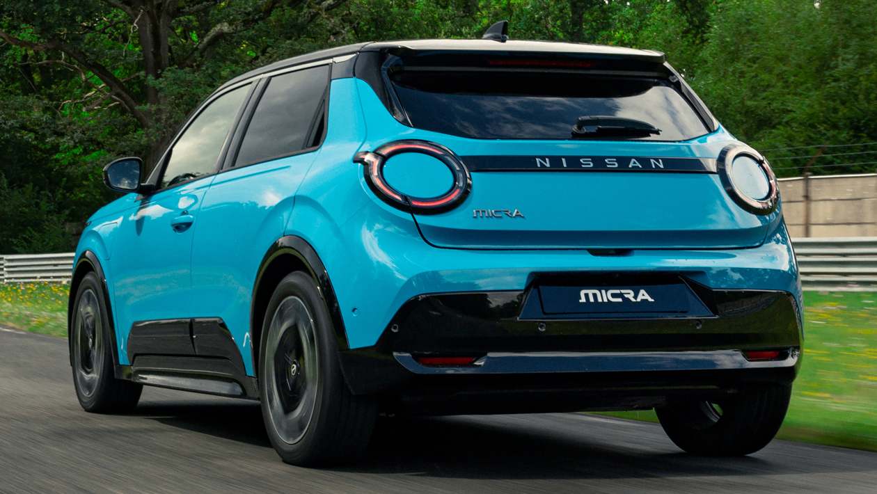 Nissan Micra - динамическая задняя 3/4