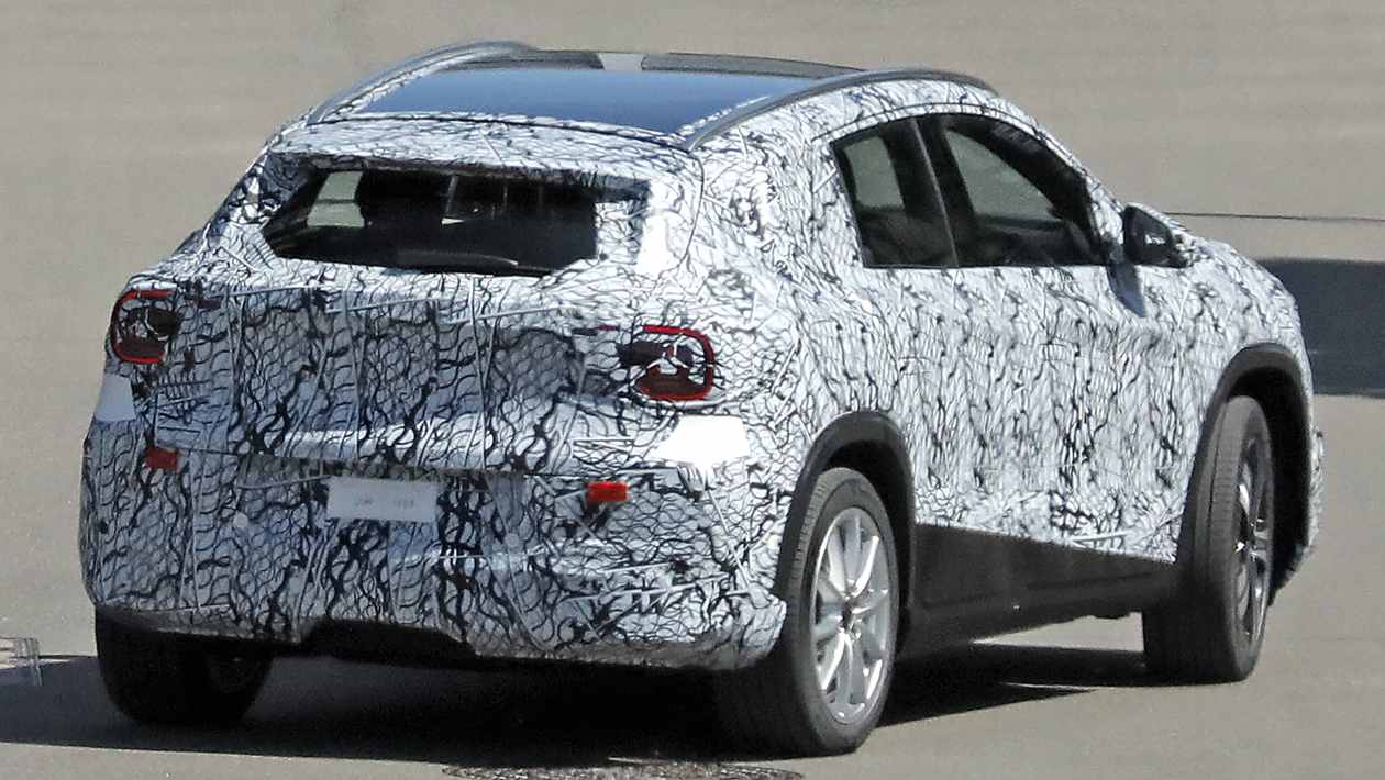 Mercedes GLA - задняя 3/4