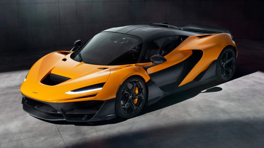 McLaren W1 - спереди