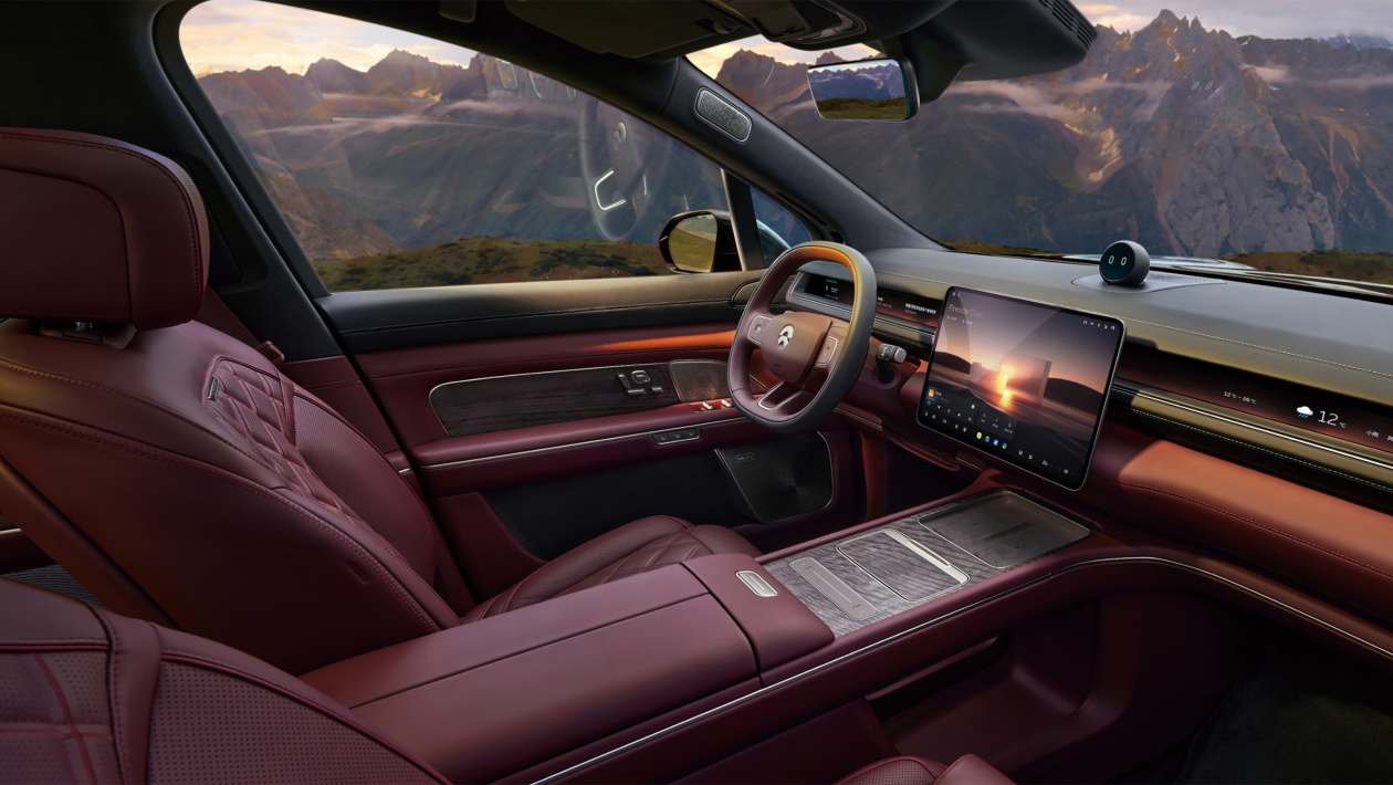 NIO ES8 - внутренний фронтальный обзор