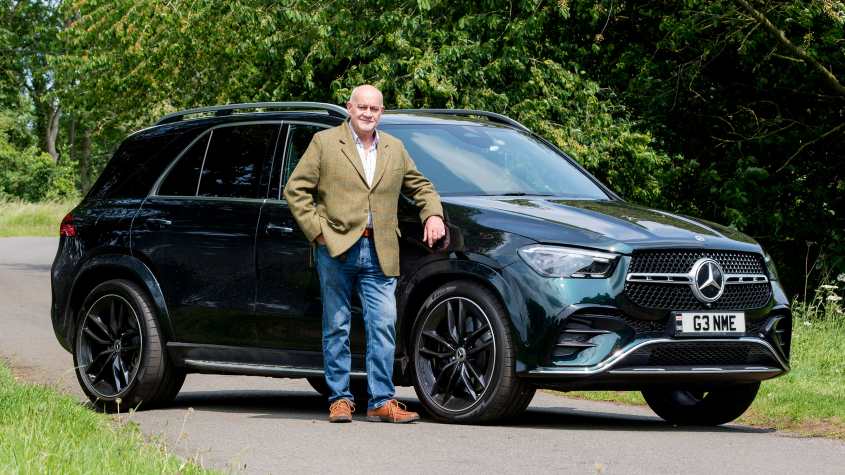 Случайное исследование Mercedes GLE Driver Power - Норман Итон