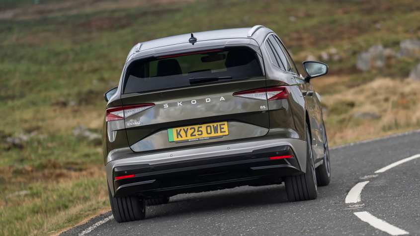 Skoda Enyaq SE L 85 - задний поворот