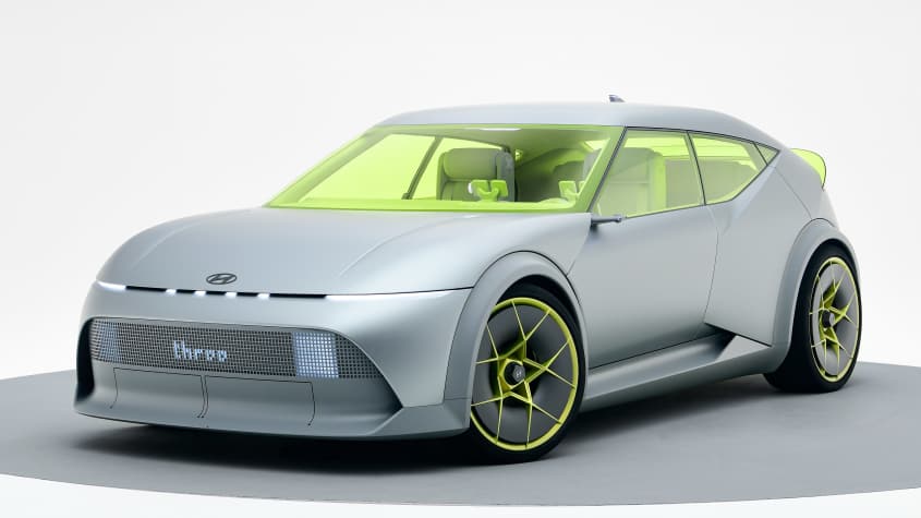Hyundai Concept Three - спереди
