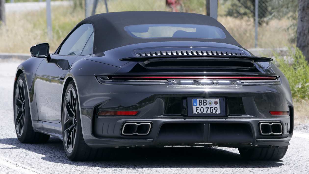 Porsche 911 Turbo Cabrio - задняя 3/4