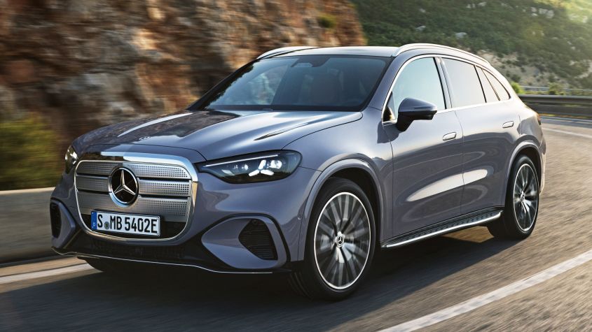 Полностью электрический Mercedes GLC поступит в продажу по цене 60 350 £ с дальностью 400 миль и огромным экраном