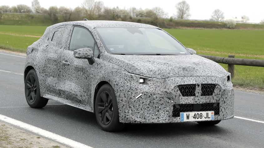 Renault Clio Mk6 (камуфлированный) - передний 3/4 отслеживания