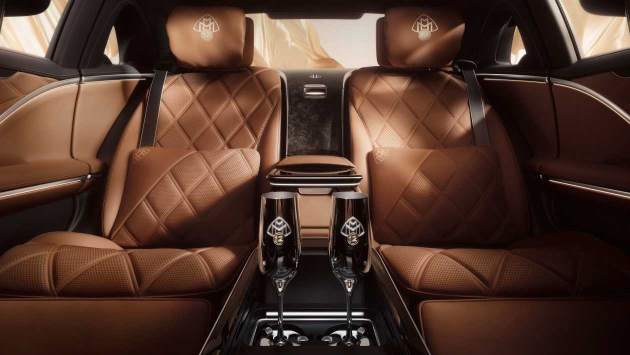 Новый Mercedes-Maybach V12 Edition - задний обзор