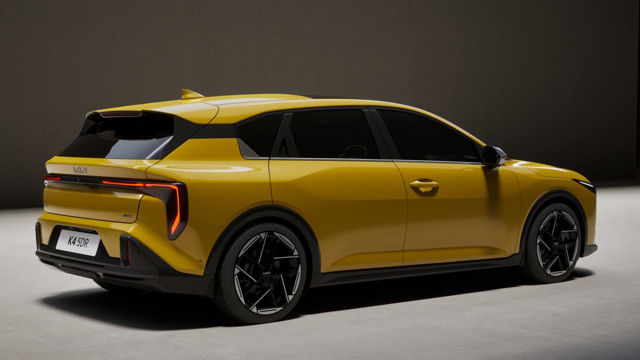 Kia K4 - задняя студия