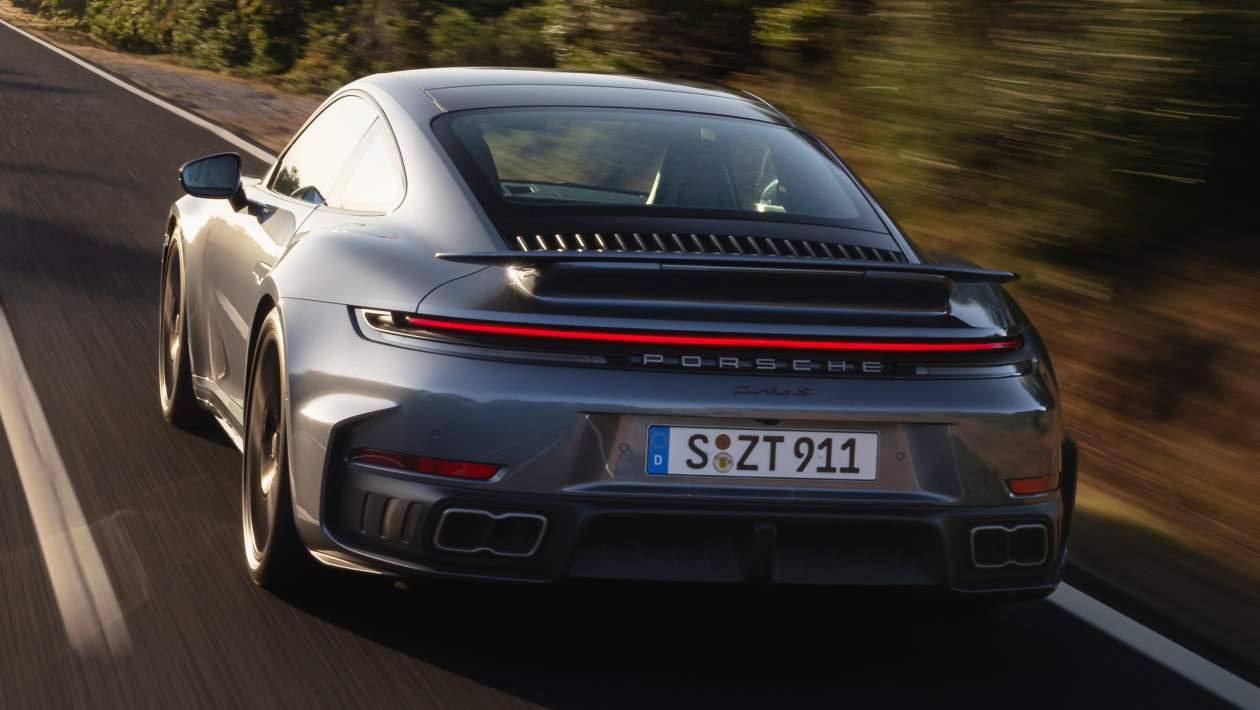 Porsche 911 Turbo S - сзади