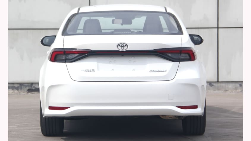 Просочилось изображение задней части Toyota Corolla facelift