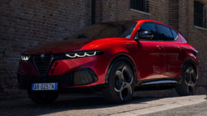 Alfa Romeo Tonale - передняя статическая установка.