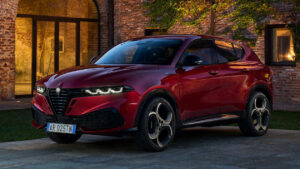 Alfa Romeo Tonale - передняя/боковая часть.