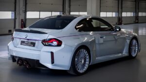 BMW M2 333i Edition - задняя 3/4-я часть.