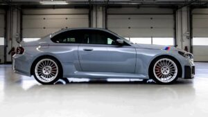 BMW M2 333i Edition - боковой профиль.