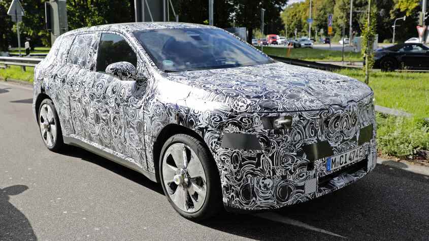 BMW X1 - шпионский снимок 1