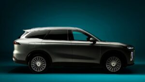 Chery Tiggo 9 - сторона.