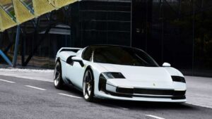 Ferrari SC40 - передняя статическая.