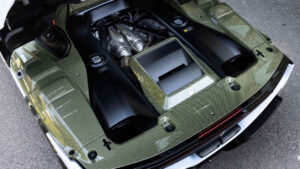 Ferrari SC40 - двигатель с двигателем.