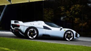 "Феррари SC40" - это Ferrari SC40.