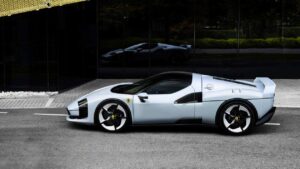 Ferrari SC40 - высокий высокий