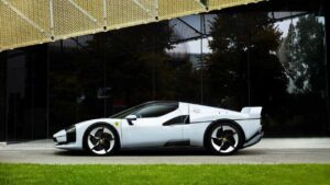 Ferrari SC40 - боковой вариант.