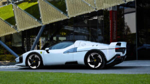 "Феррари SC40" - это Ferrari SC40.