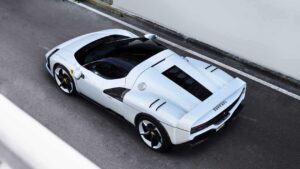 "Феррари SC40" - это Ferrari SC40.