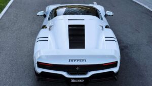 "Феррари SC40" - это Ferrari SC40.